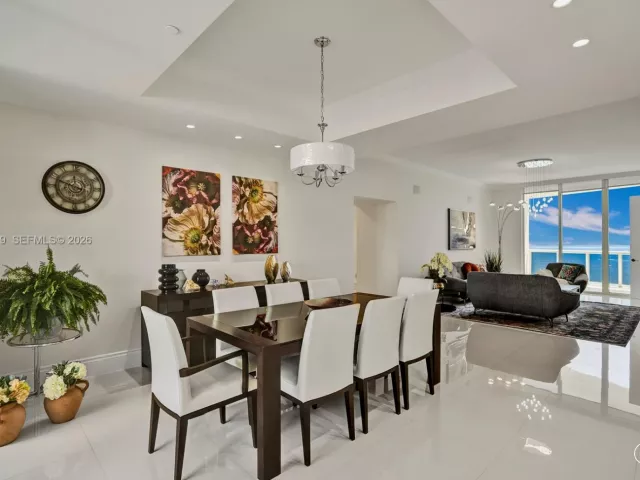 3-bedroom condo for rent in Sunny Isles Beach - 16001 Collins Ave 1604 - MondialRealty