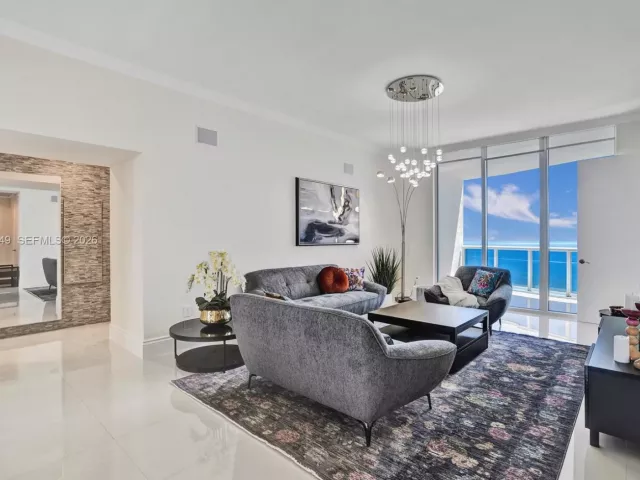 3-bedroom condo for rent in Sunny Isles Beach - 16001 Collins Ave 1604 - MondialRealty