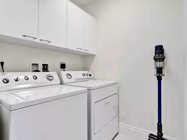 3-bedroom condo for rent in Sunny Isles Beach - 16001 Collins Ave 1604 - MondialRealty