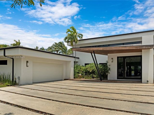 Home for sale at 1601 Diplomat Pkwy - photo 6119542