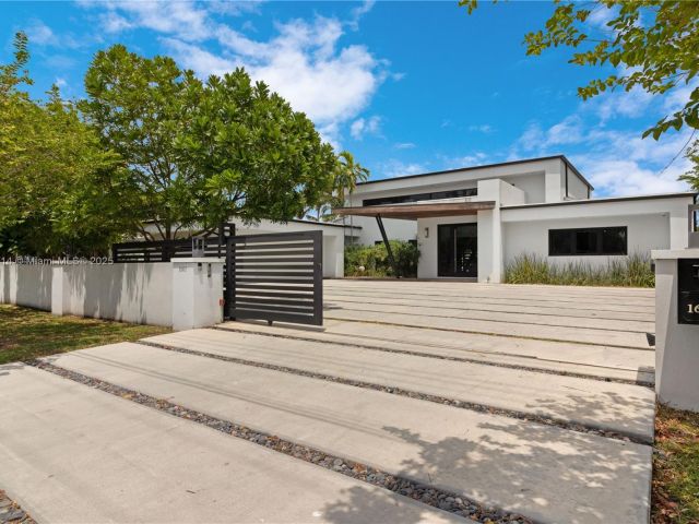 Home for sale at 1601 Diplomat Pkwy - photo 6119544