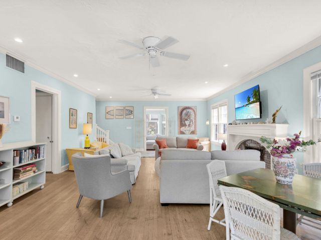 Home for rent at 519 28th Street Main House - photo 6116428