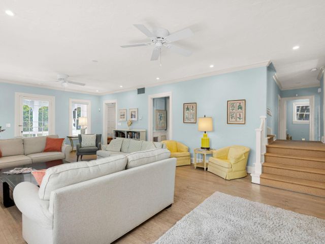 Home for rent at 519 28th Street Main House - photo 6116430