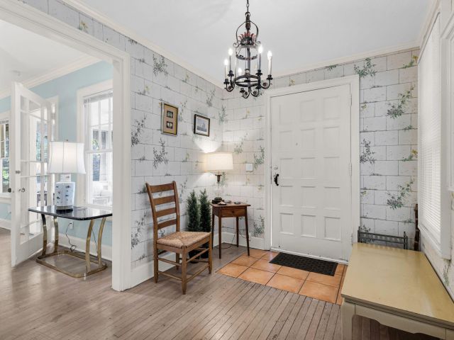 Home for rent at 519 28th Street Main House - photo 6116434