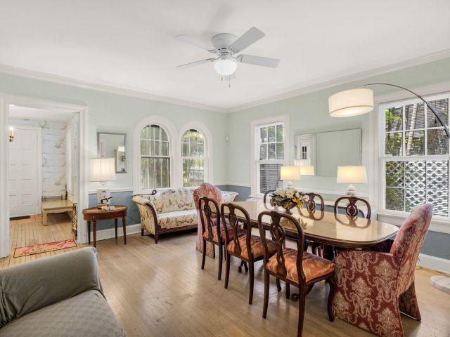 Home for rent at 519 28th Street Main House - photo 6116437