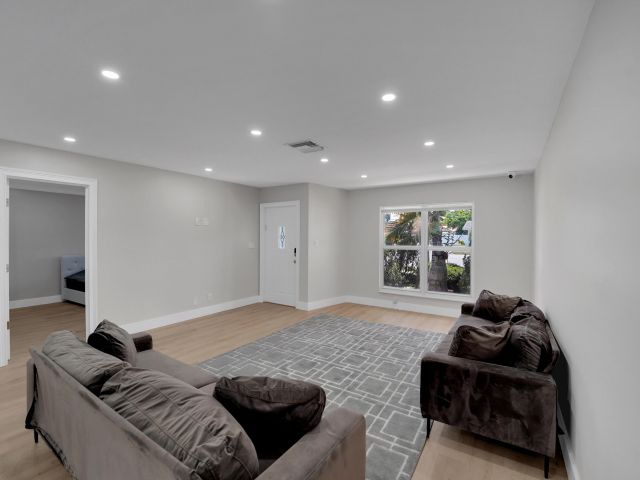 Home for sale at 600 NW 12th Avenue - photo 6089927