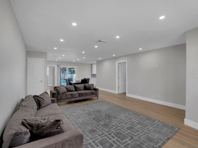 Home for sale at 600 NW 12th Avenue - photo 6089930