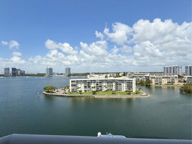 Apartment for sale  Unit #911 - photo 6089433