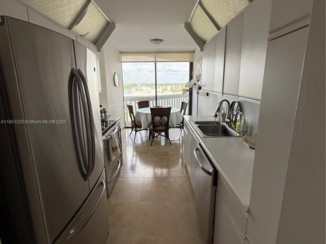 Apartment for sale  Unit #911 - photo 6089443