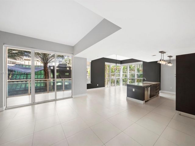 Apartment for sale  Unit #200 - photo 6089171