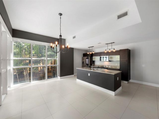 Apartment for sale  Unit #200 - photo 6089178