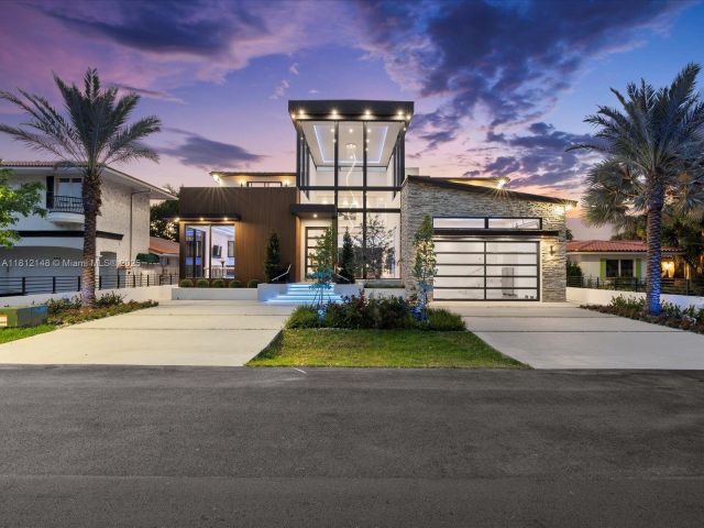 Home for sale at 401 Bontona Ave - photo 6221603