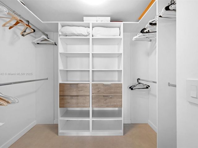 Apartment for sale  Unit #2502 - photo 6180919