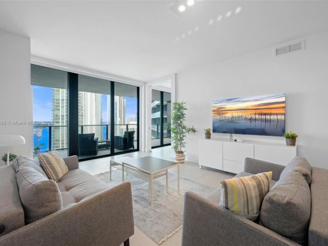 Apartment for sale  Unit #2502 - photo 6180931