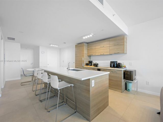 Apartment for sale  Unit #2502 - photo 6180933