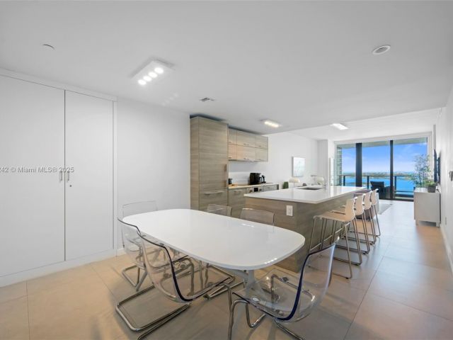 Apartment for sale  Unit #2502 - photo 6180934