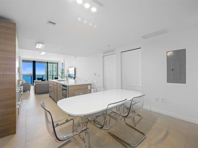 Apartment for sale  Unit #2502 - photo 6180935