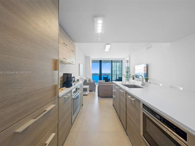 Apartment for sale  Unit #2502 - photo 6180936