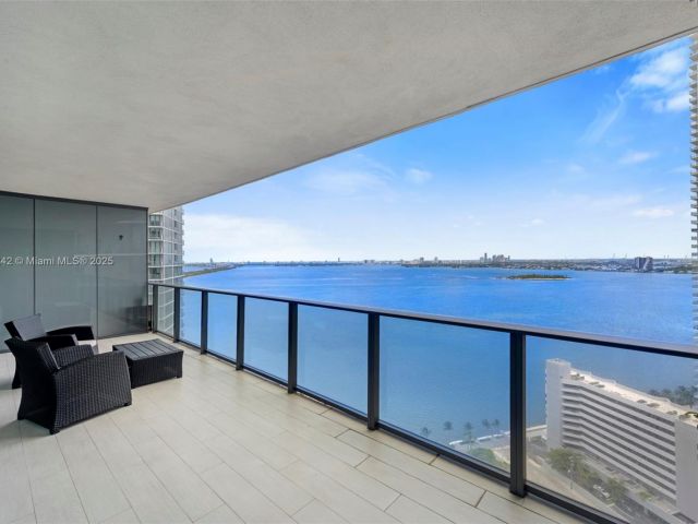 Apartment for sale  Unit #2502 - photo 6180937