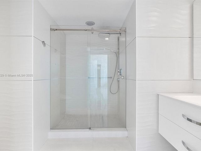 Apartment for sale  Unit #1205 - photo 6090357