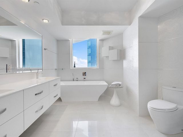 Apartment for sale  Unit #1205 - photo 6090361