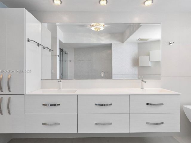 Apartment for sale  Unit #1205 - photo 6090362