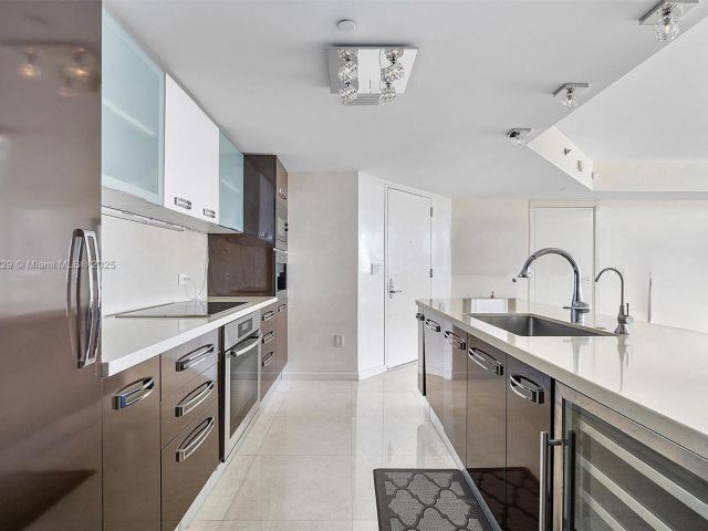 Apartment for sale  Unit #1205 - photo 6090364