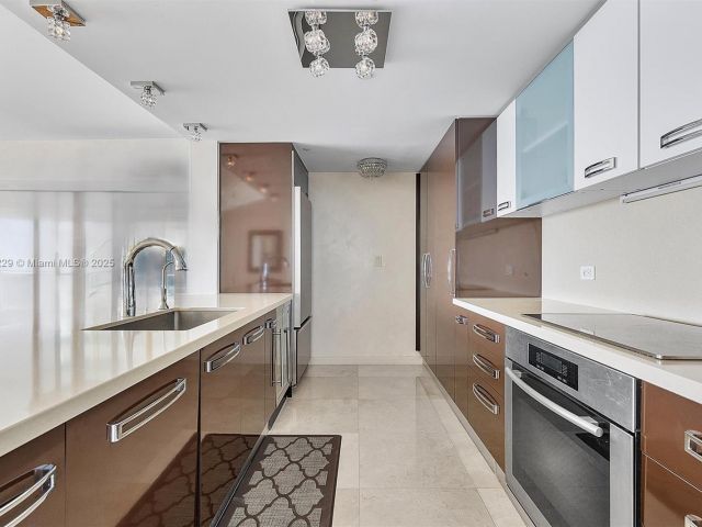 Apartment for sale  Unit #1205 - photo 6090365