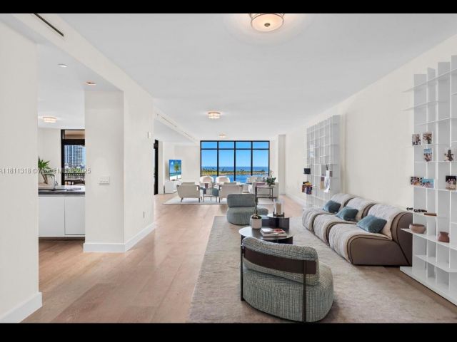 Apartment for sale  Unit #7055 - photo 6092235