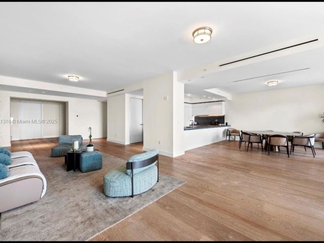 Apartment for sale  Unit #7055 - photo 6092240