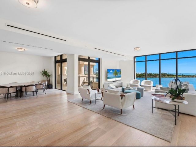 Apartment for sale  Unit #7055 - photo 6092241