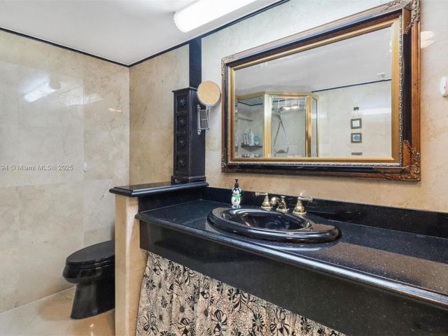 Apartment for sale  Unit #18G - photo 6093404