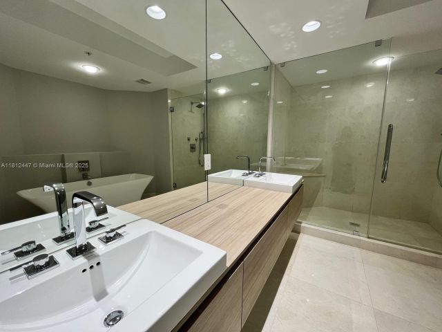 Apartment for sale  Unit #2105 - photo 6094010