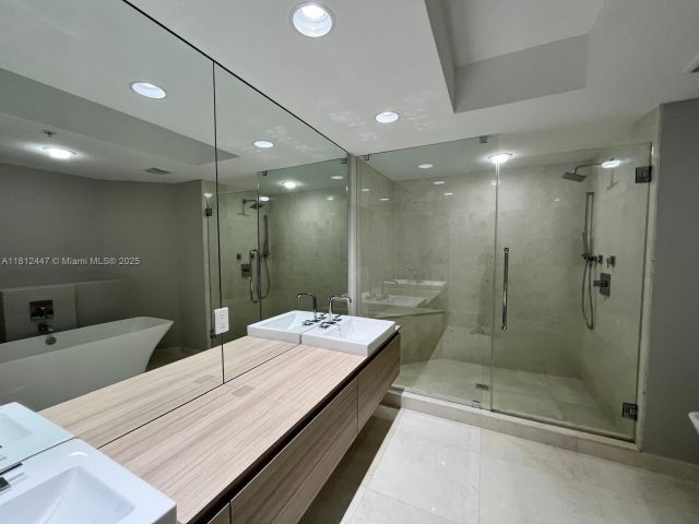 Apartment for sale  Unit #2105 - photo 6094011