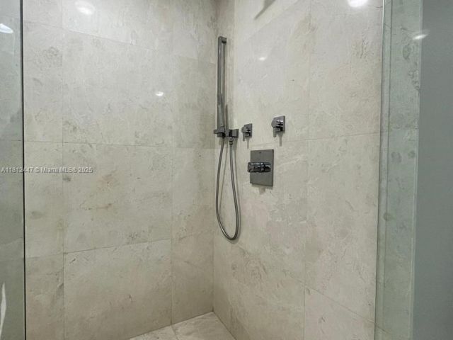 Apartment for sale  Unit #2105 - photo 6094012