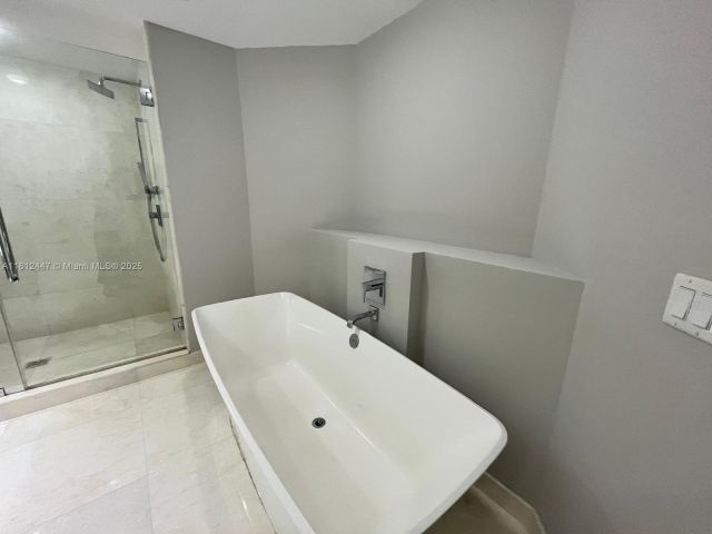 Apartment for sale  Unit #2105 - photo 6094013