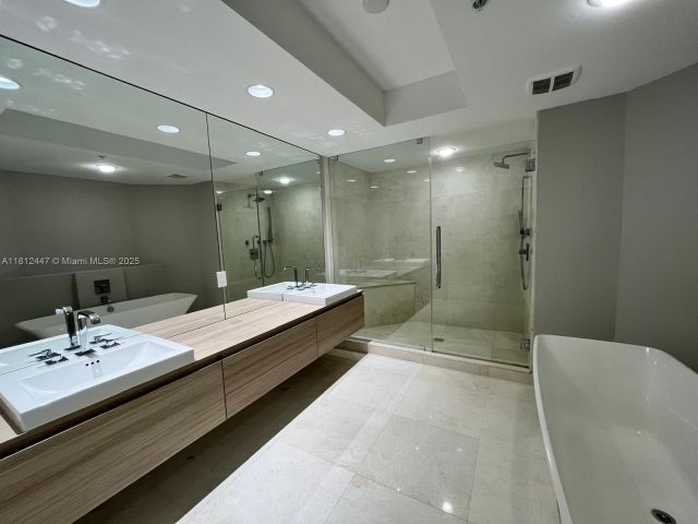 Apartment for sale  Unit #2105 - photo 6094014