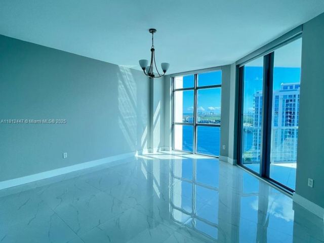 Apartment for sale  Unit #2105 - photo 6094016