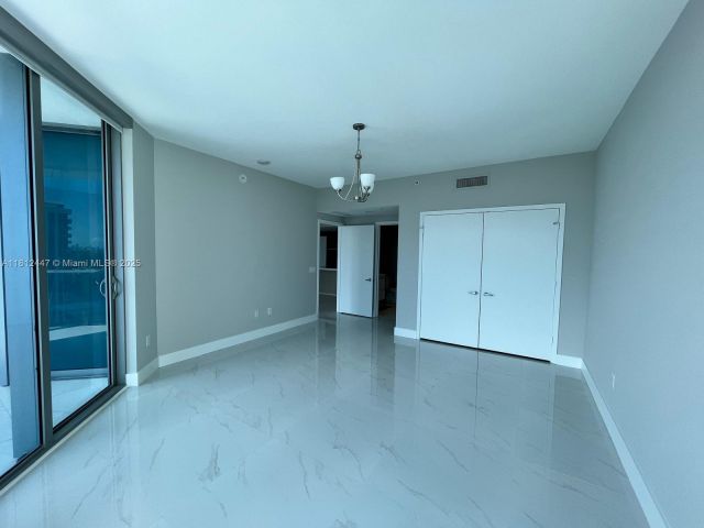 Apartment for sale  Unit #2105 - photo 6094017