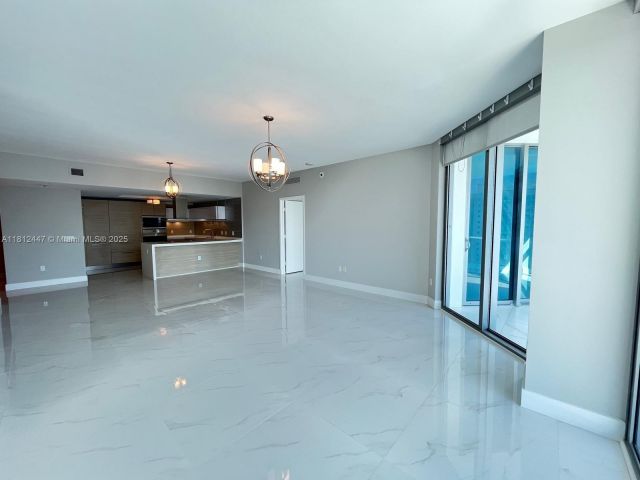 Apartment for sale  Unit #2105 - photo 6094018