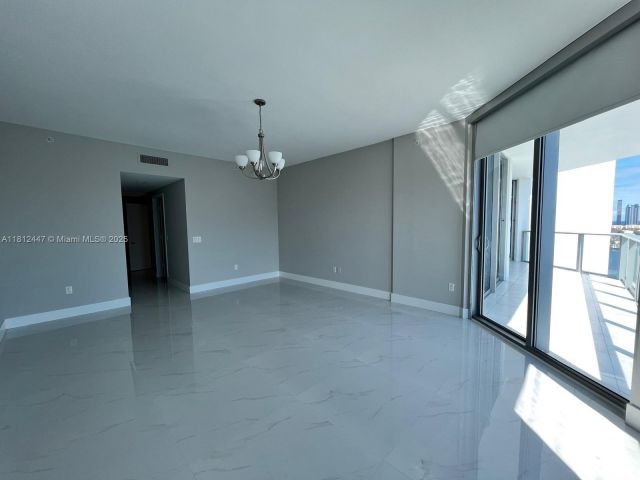 Apartment for sale  Unit #2105 - photo 6094019