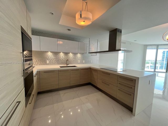 Apartment for sale  Unit #2105 - photo 6094022