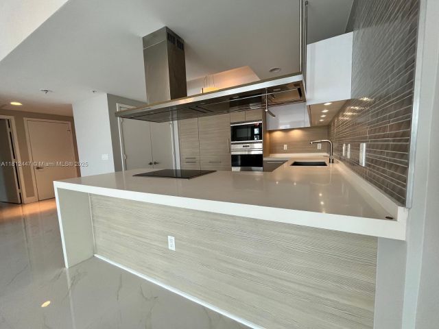 Apartment for sale  Unit #2105 - photo 6094023