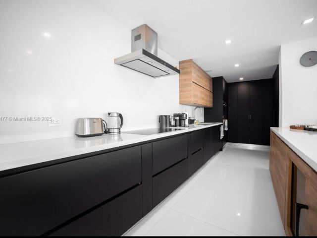 Apartment for sale  Unit #14K - photo 6093576