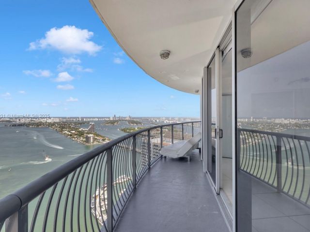 Apartment for sale  Unit #4801 - photo 6092461