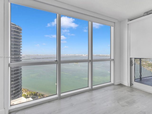 Apartment for sale  Unit #4801 - photo 6092465