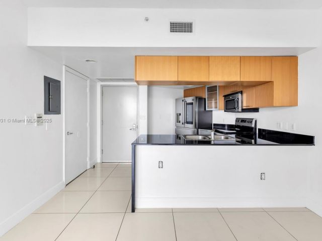 Apartment for sale  Unit #4801 - photo 6092473