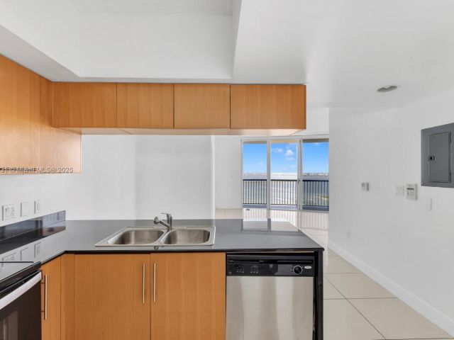 Apartment for sale  Unit #4801 - photo 6092474