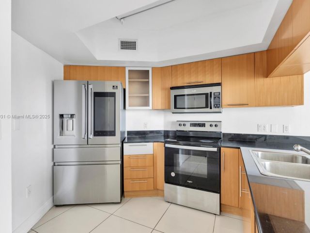 Apartment for sale  Unit #4801 - photo 6092475