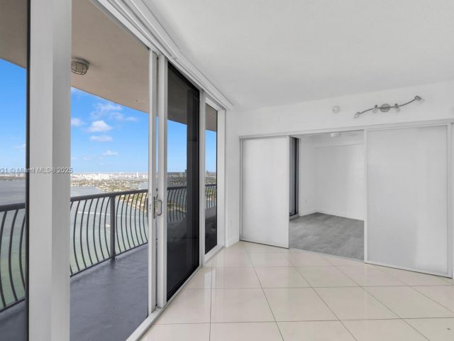 Apartment for sale  Unit #4801 - photo 6092478